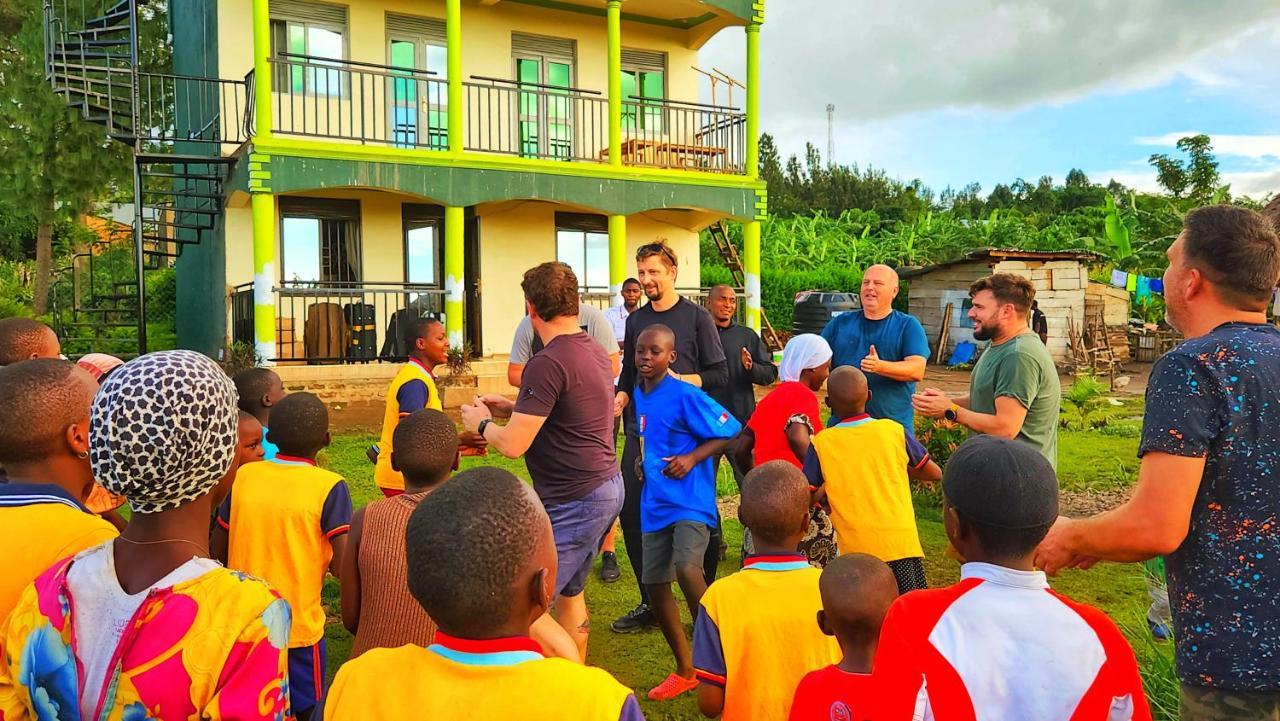 Lights Of Kazinga Orphanage And Homestay Rubirizi Bagian luar foto